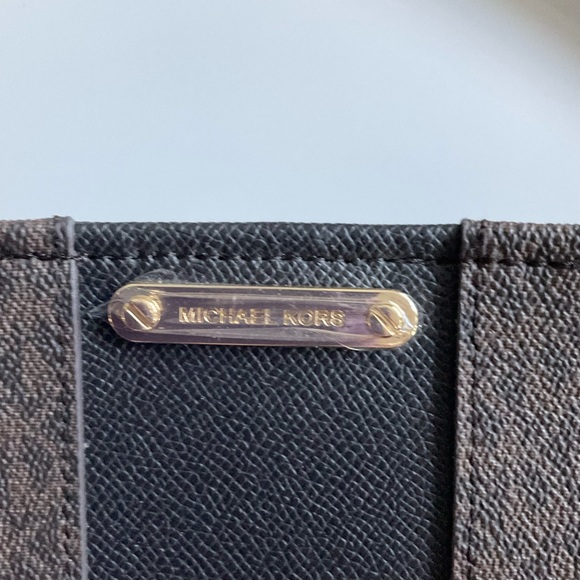 Michael Kors Fanny Pack Belt Bag. NWOT. - Picture 2 of 7